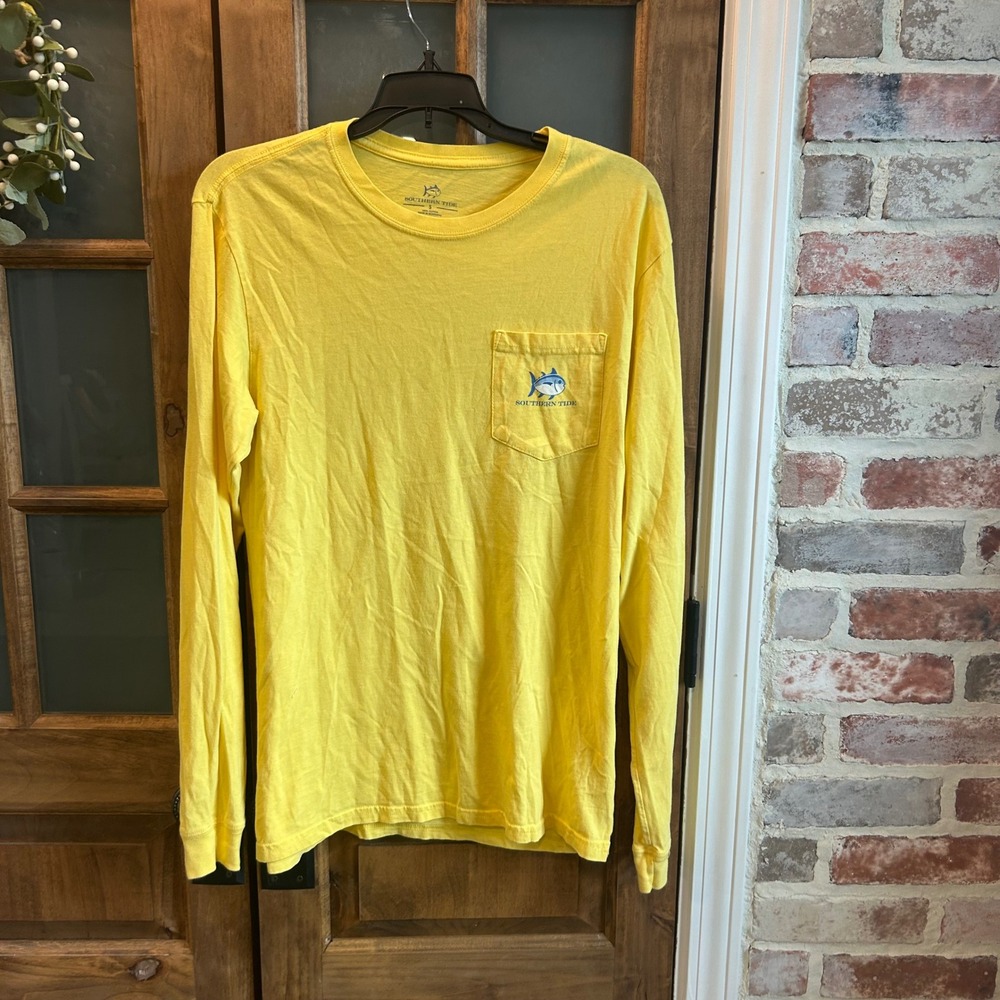 Southern Tide Long Sleeve Pocket T-Shirt Mens Small‎ Yellow Skipjack Graphic